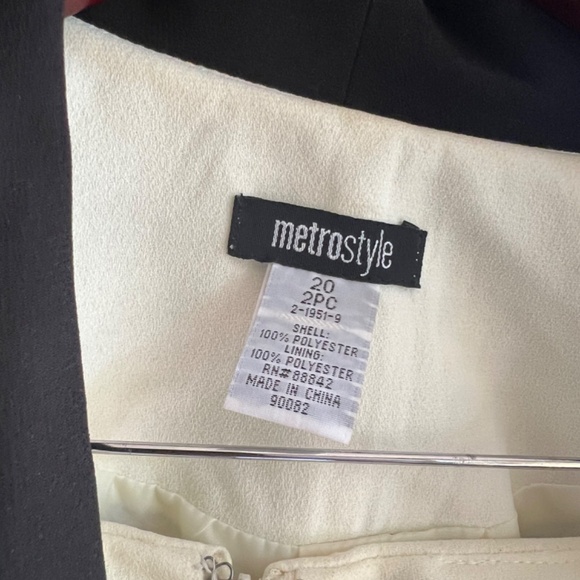 Metrostyle Elegant Black And White Contrast Color Suit Double-Breasted Size 20 - Picture 5 of 13